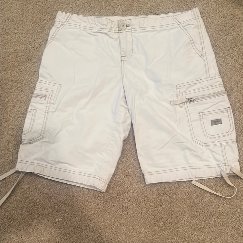 Union Bay juniors White Cargo Shorts size 5